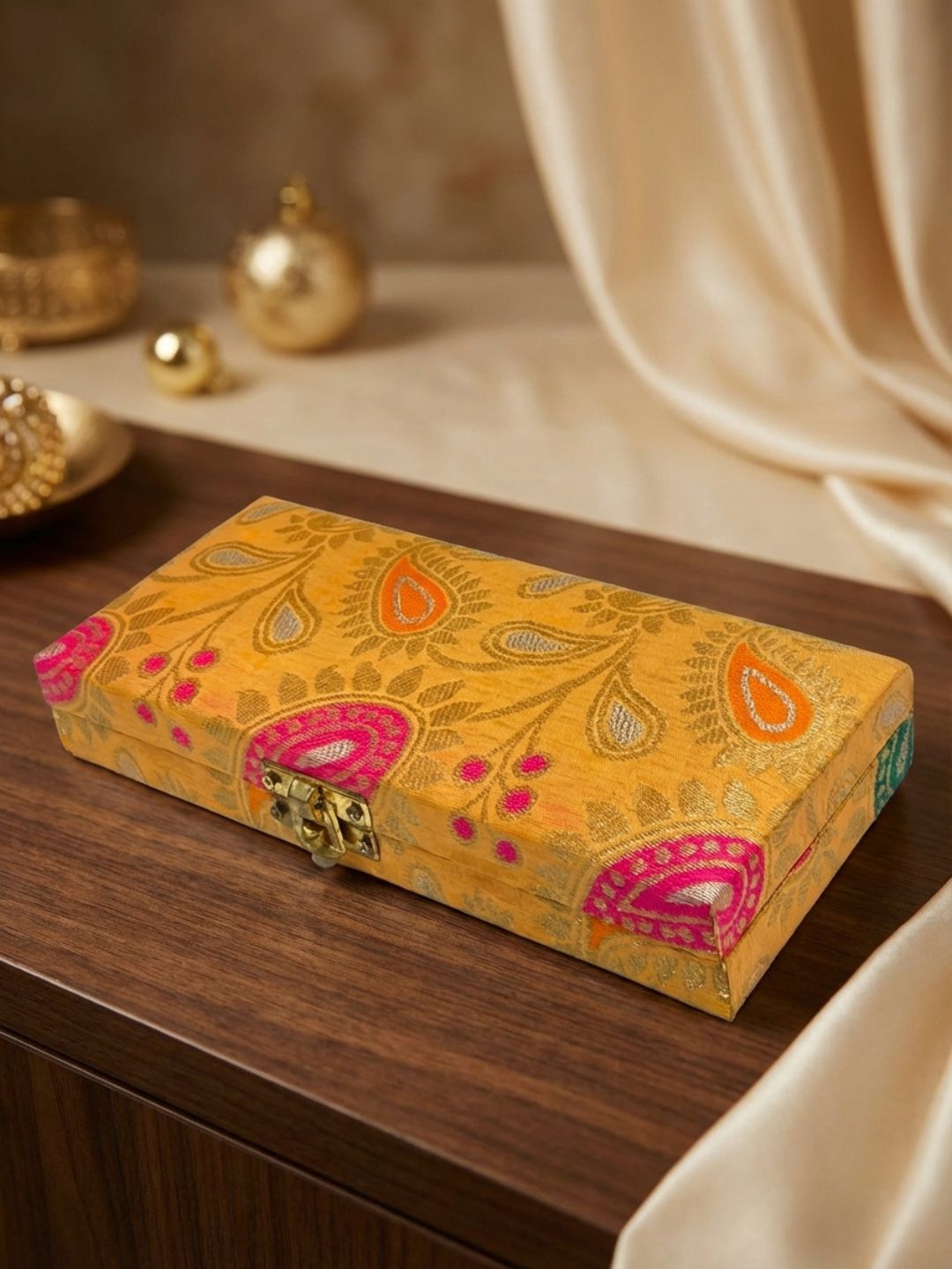 Ishhaara Traditional Shagun Box