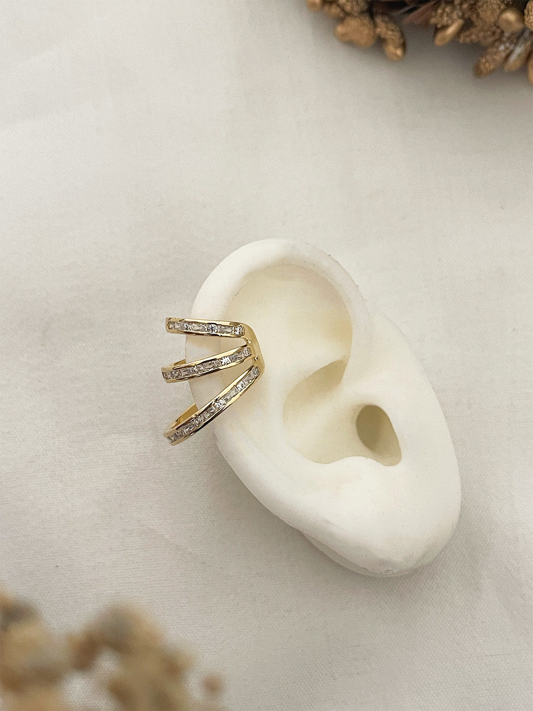 Ishhaara Treandy Claw Earcuff