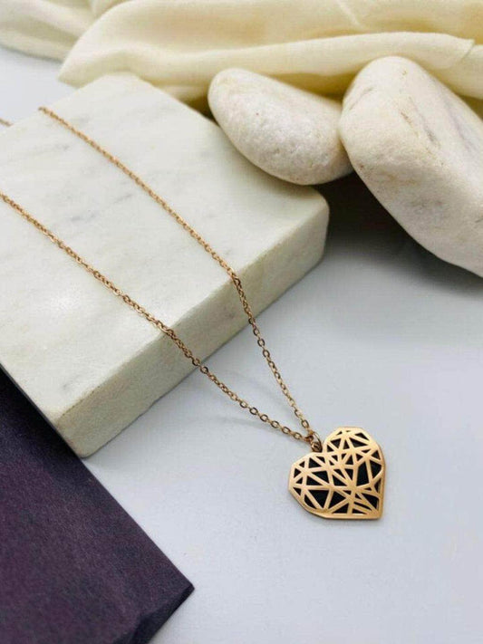 Ishhaara Trendy Black Colored Heart Necklace