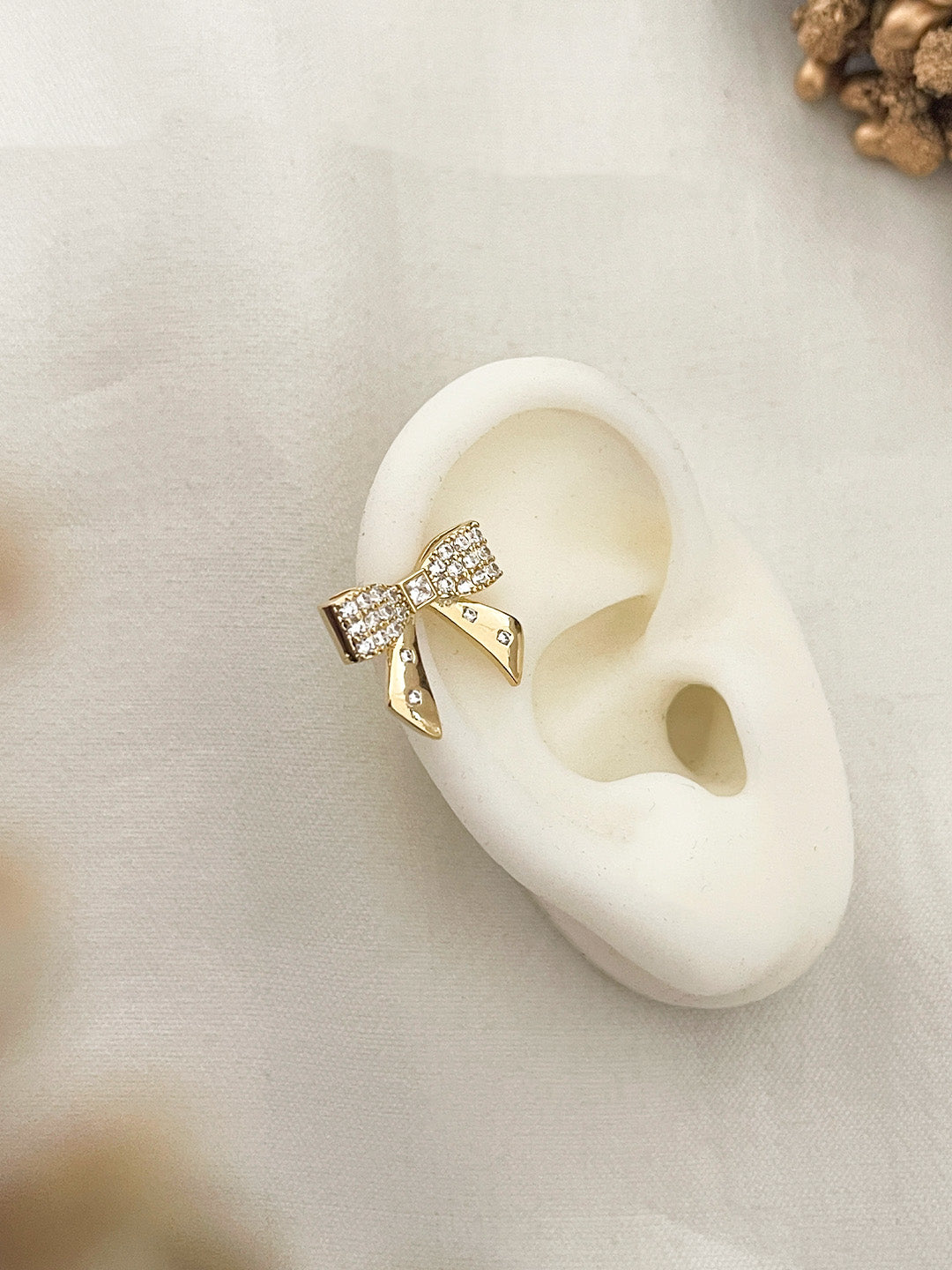 Ishhaara Trendy Bow Earcuff