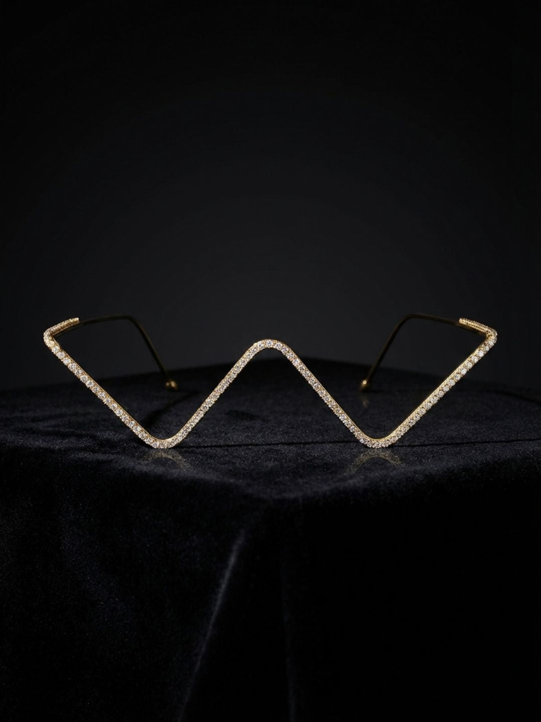 Ishhaara Trendy Diamond Studded Facelets