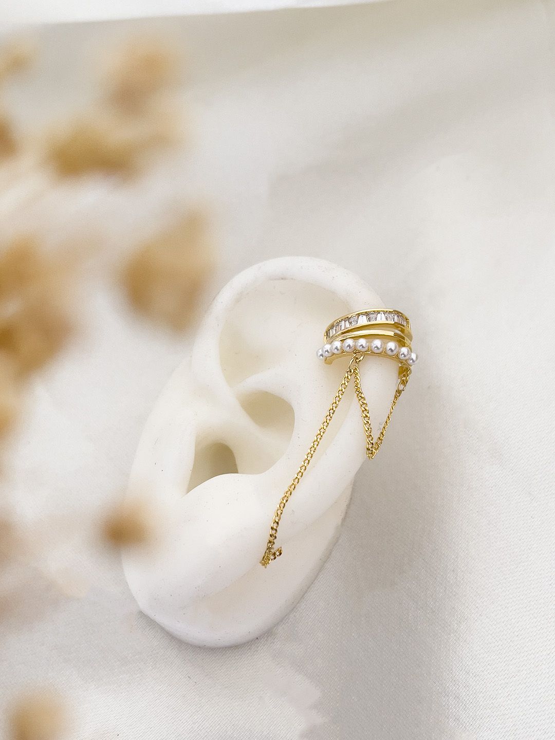 Ishhaara Trendy Long Chain Earcuff
