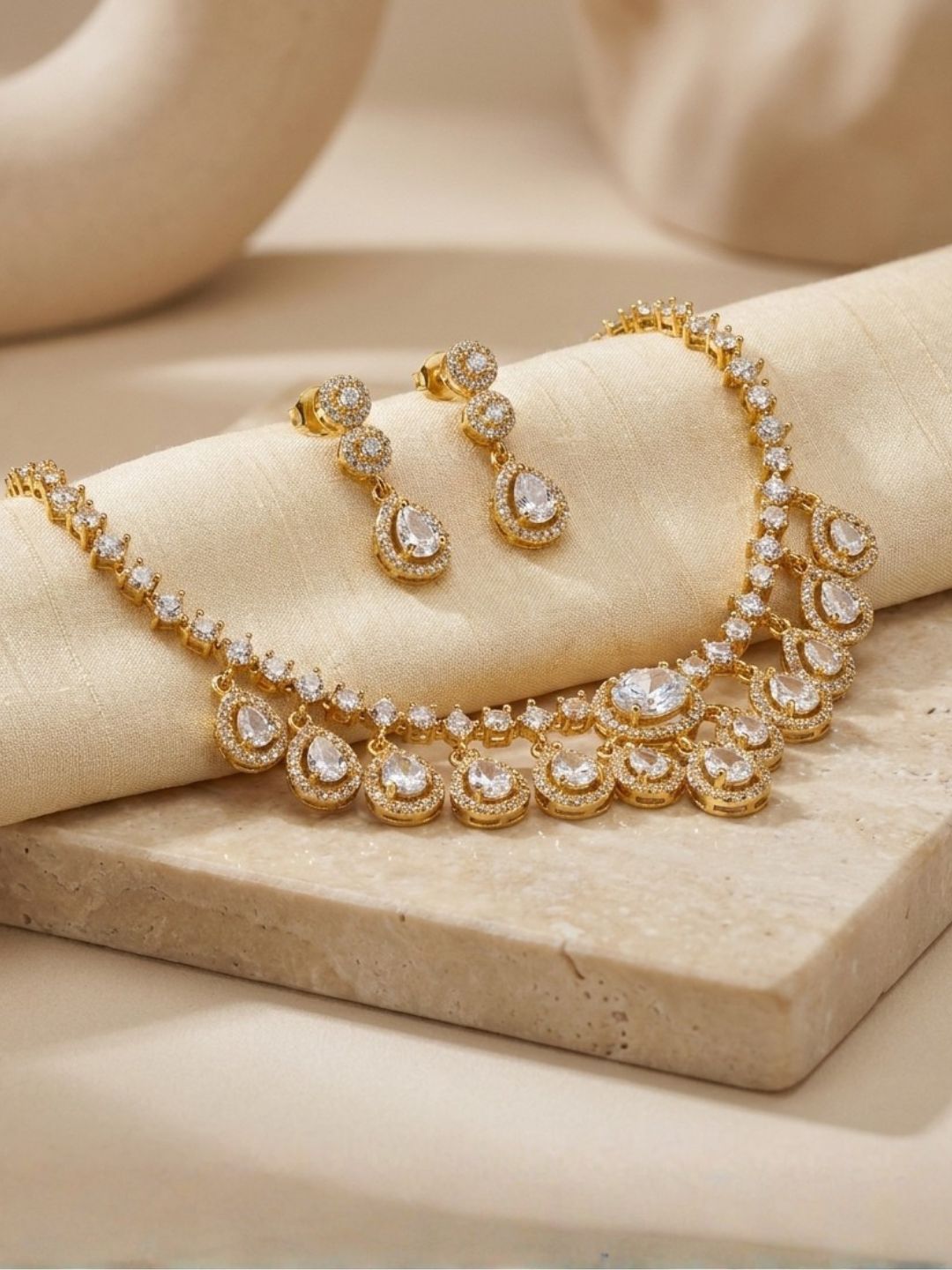 Ishhaara Trendy Moissanite Polki Necklace Set