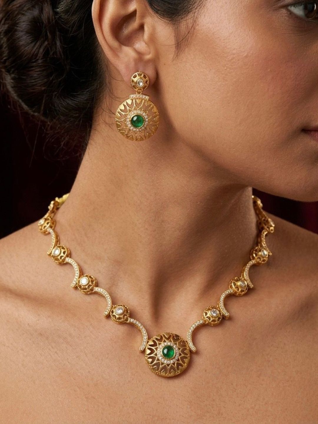 Ishhaara Trendy Stone Studded Choker Set