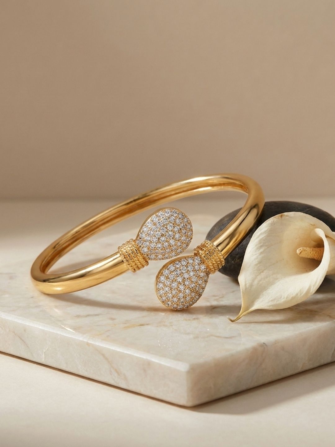 Ishhaara Trendy Stone Studded Kada