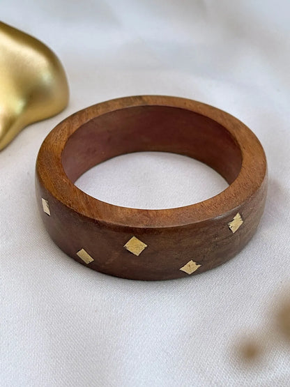 Ishhaara Triangle Embossed Wooden Bangle