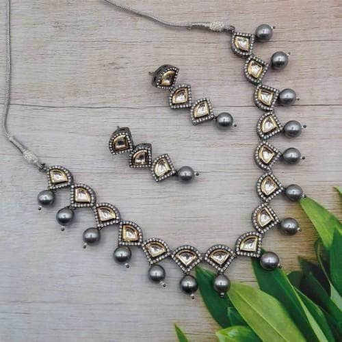 Ishhaara Triangular Victorian Grey Necklace Set