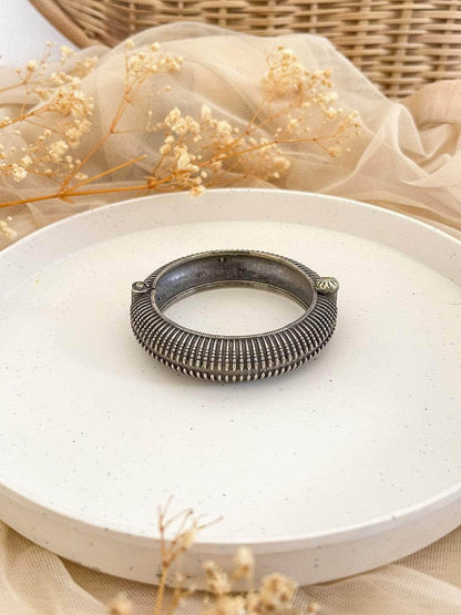 Ishhaara Tribal Brass Cuff
