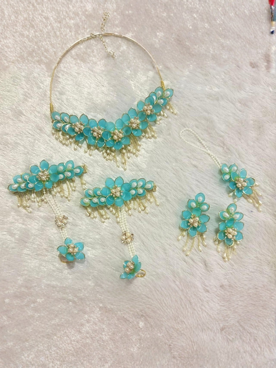 Ishhaara Turquoise Blue Floral Jewelry