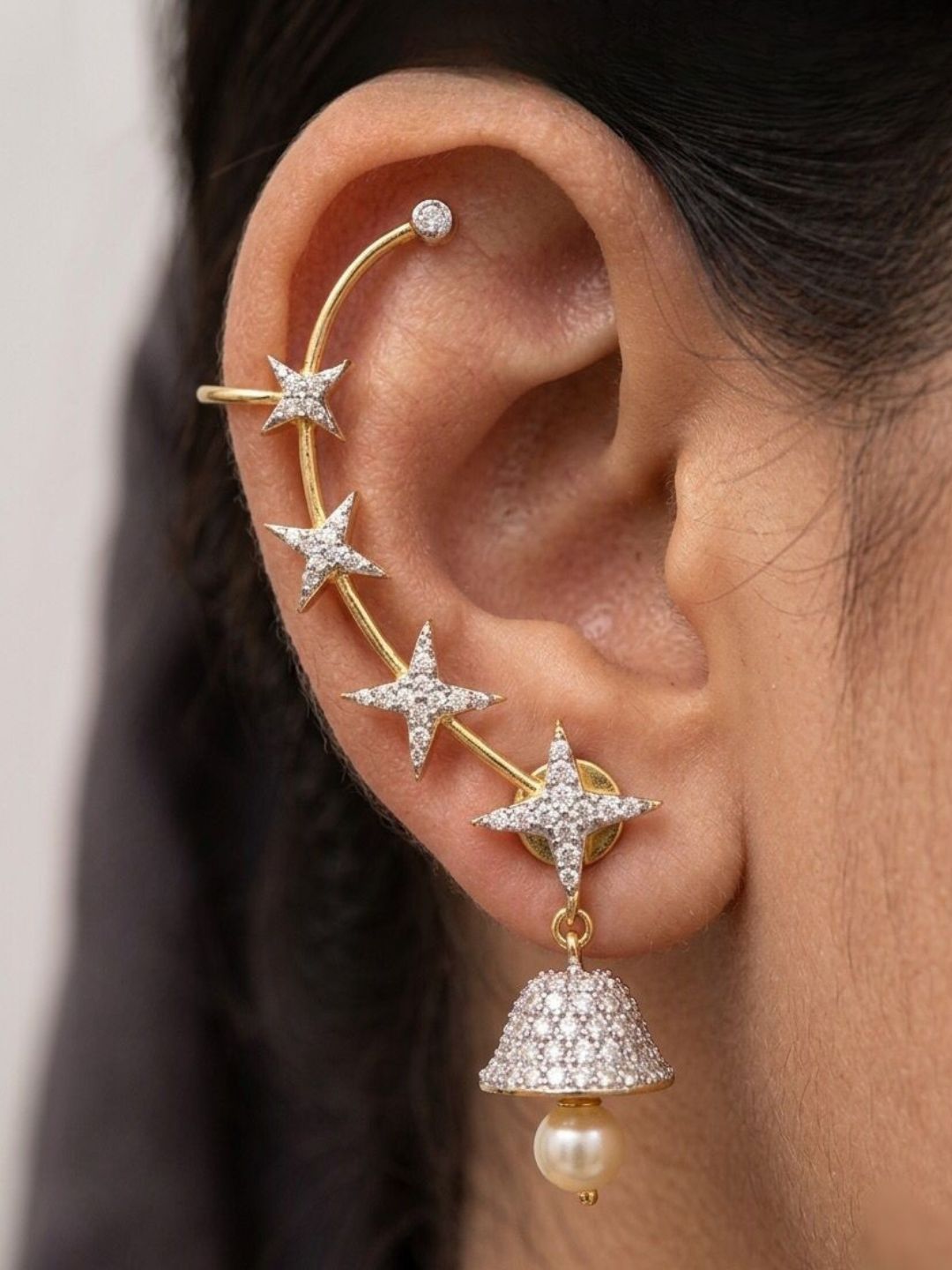 Ishhaara Twinkling Graceful Earcuff Earring