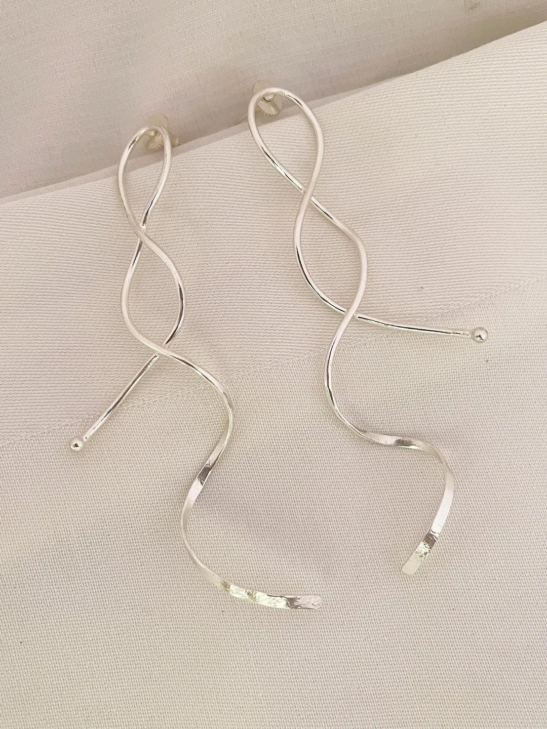 Ishhaara Twisted Drop Earrings