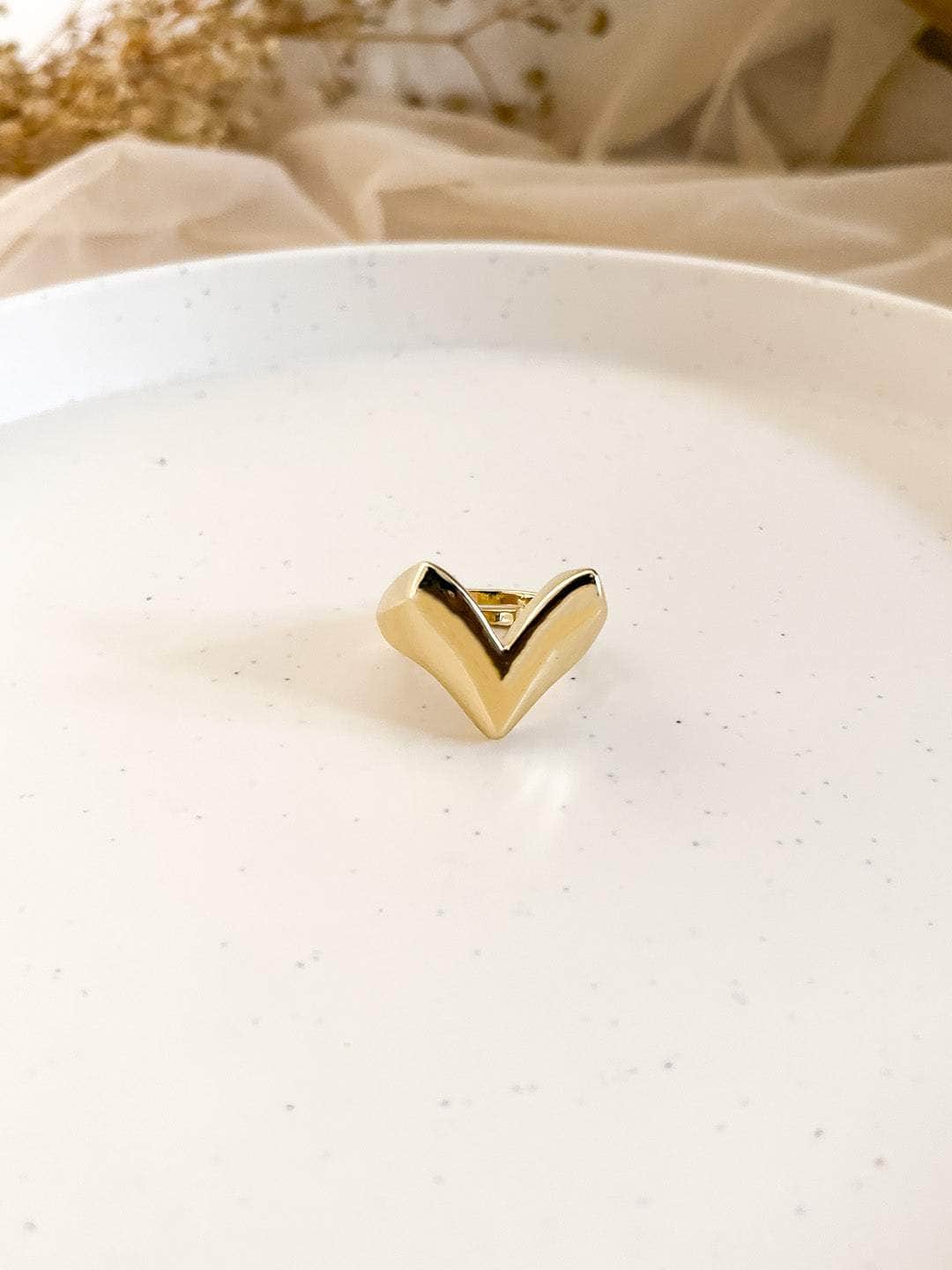 Ishhaara Unique Heart Shaped Ring