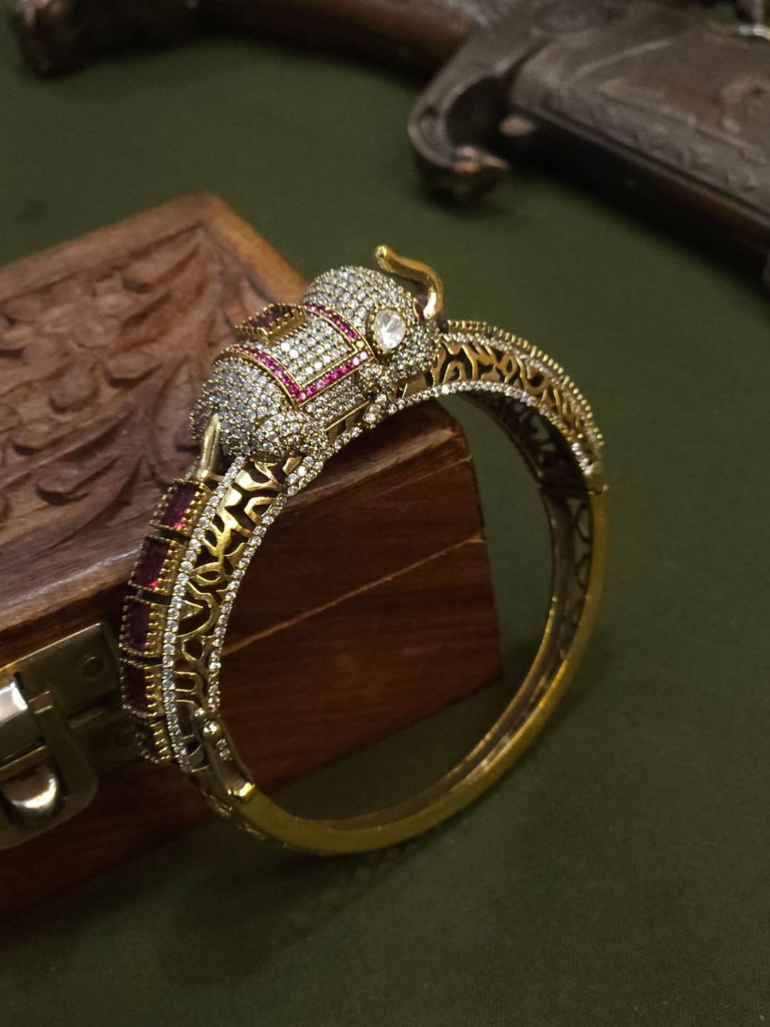 Ishhaara Victorian Elephant Openable Bangles