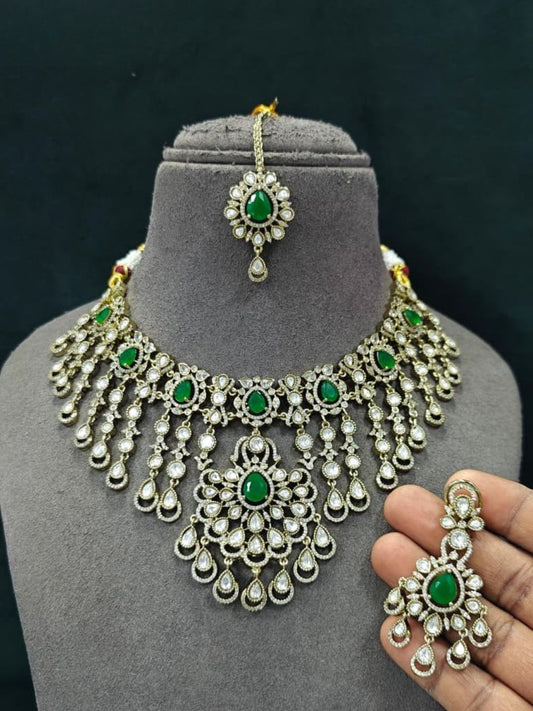 Ishhaara Victorian Emerald Green Necklace