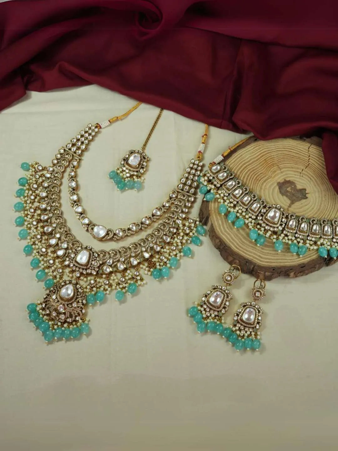 Ishhaara Victorian Pearl Necklace With Studs