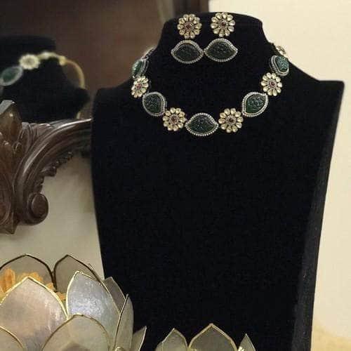Ishhaara Victorian Semi Precious Flower Boat Necklace Set