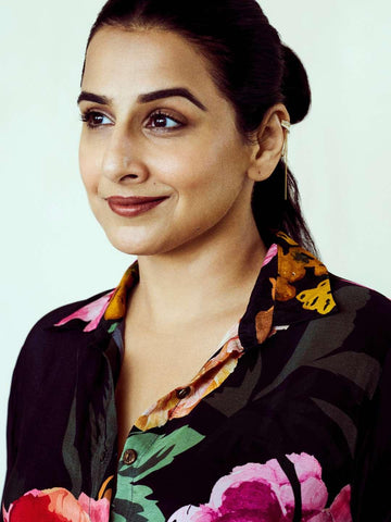 Vidya Balan In Trendy Long Chain Earcuff