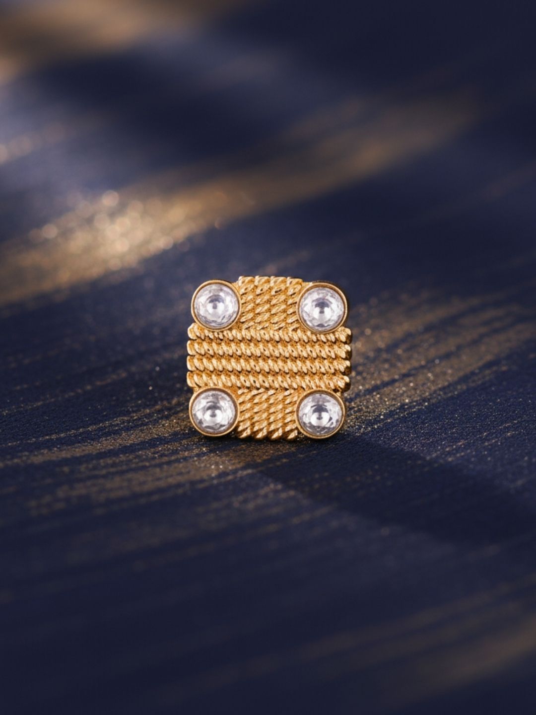 Ishhaara Vintage Gilt Braided Texture Brooch