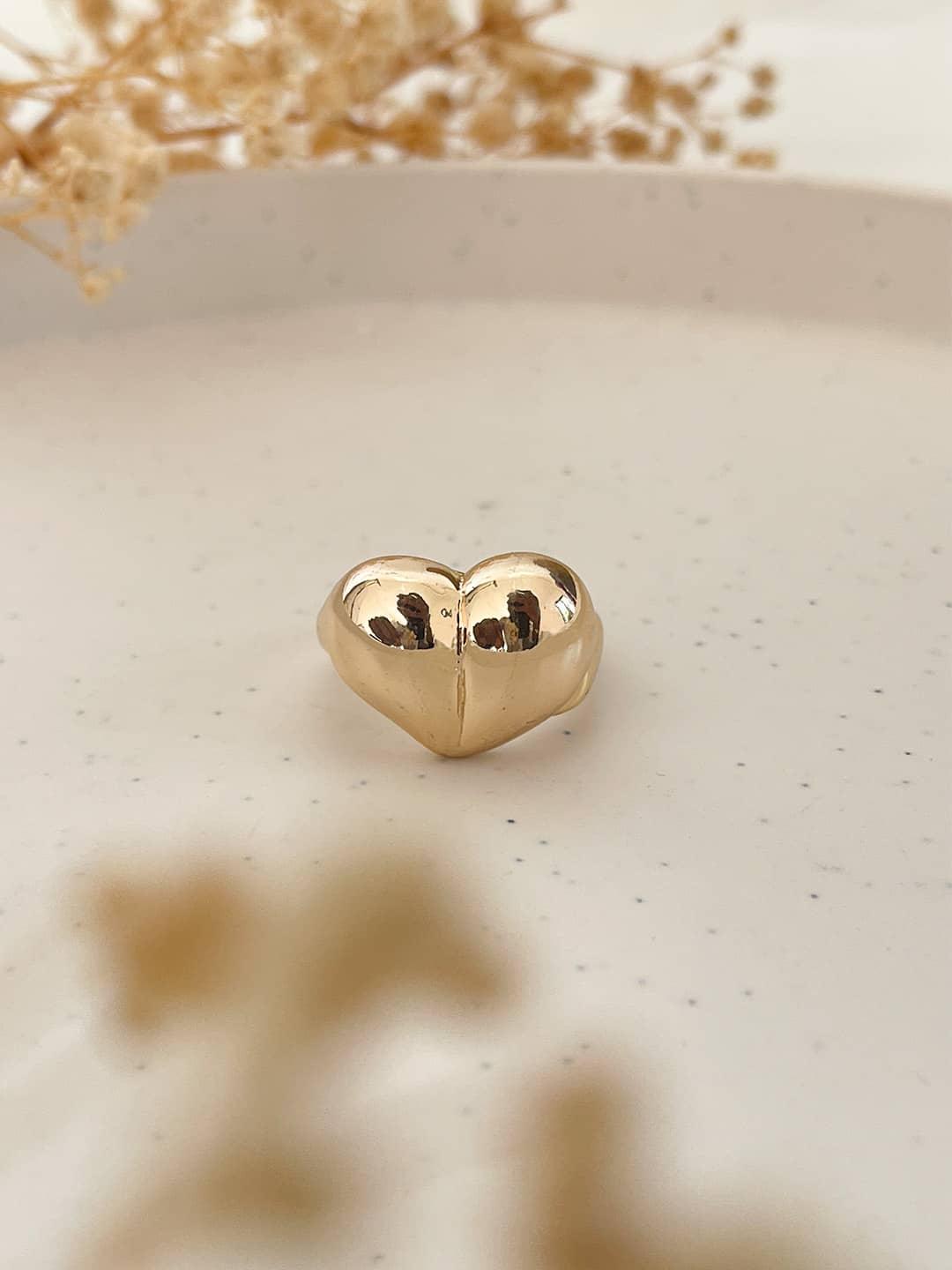 Ishhaara Vintage Gold Puffy Heart Ring