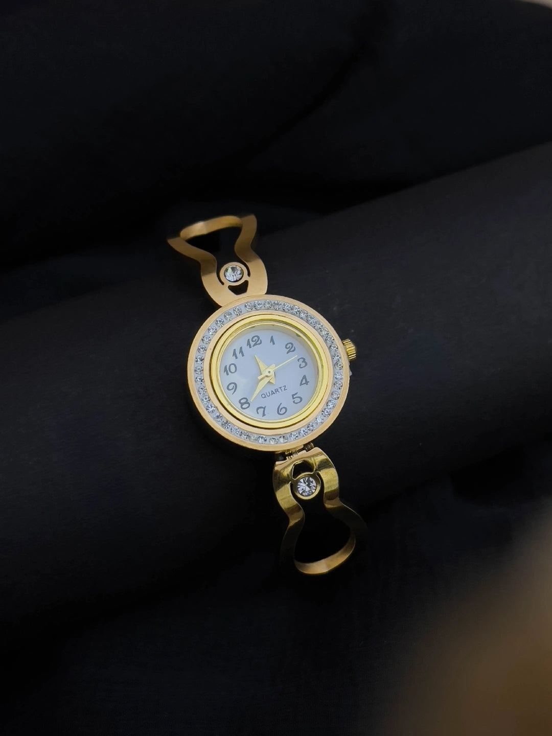 Ishhaara Vintage Golden Bracelet Watch
