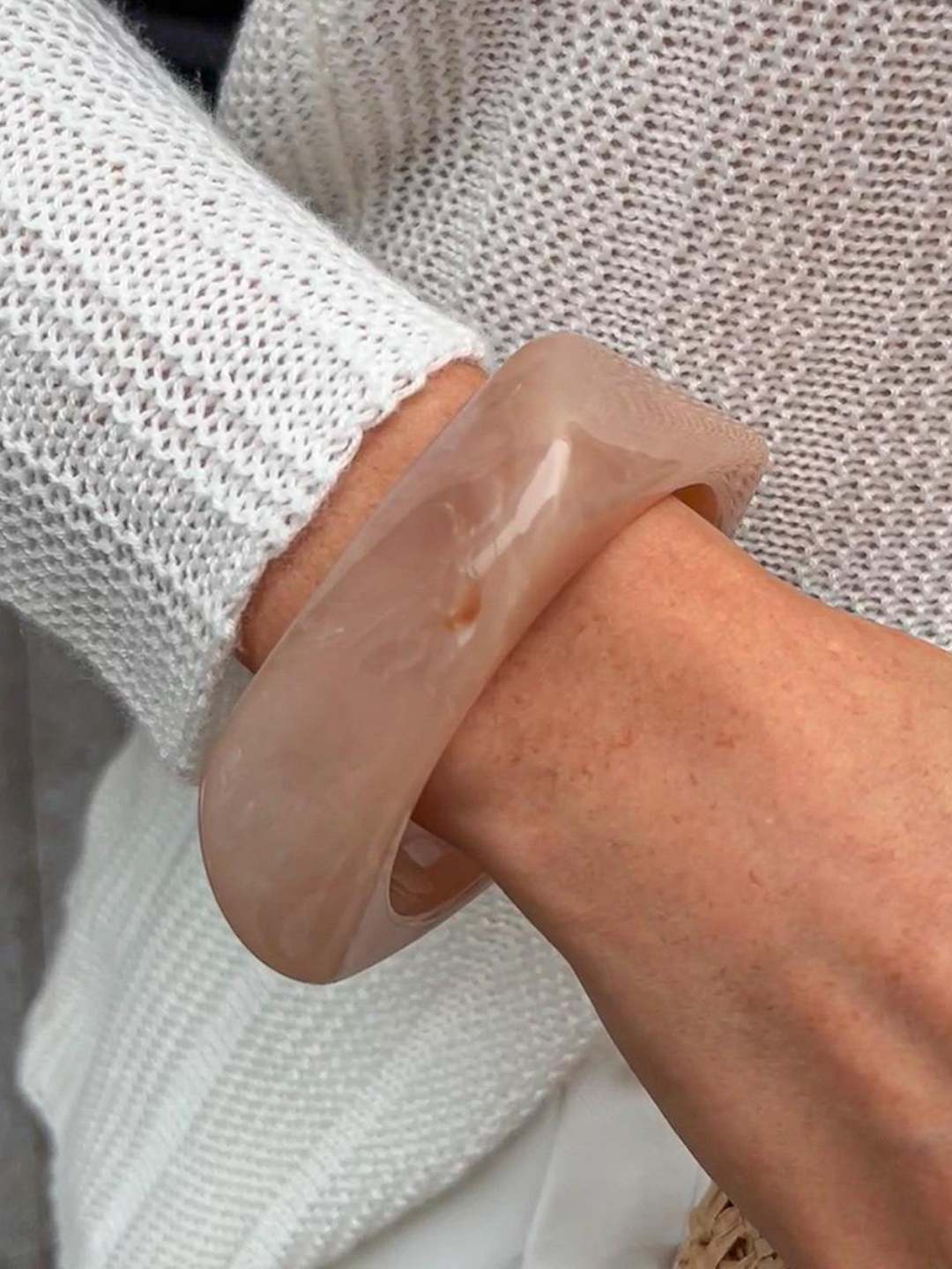 Ishhaara Vintage Irregular Wide Acrylic Bracelets