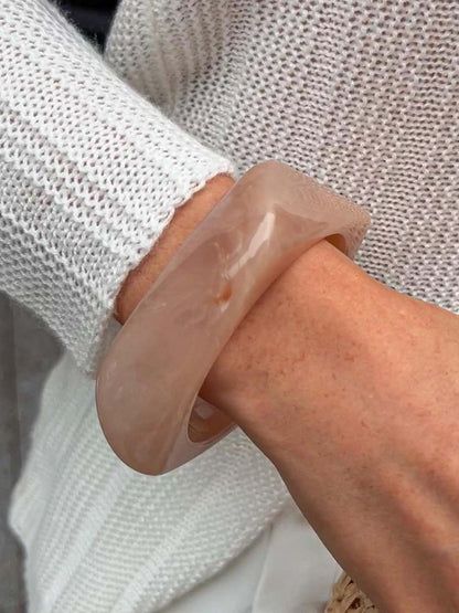 Ishhaara Vintage Irregular Wide Acrylic Bracelets
