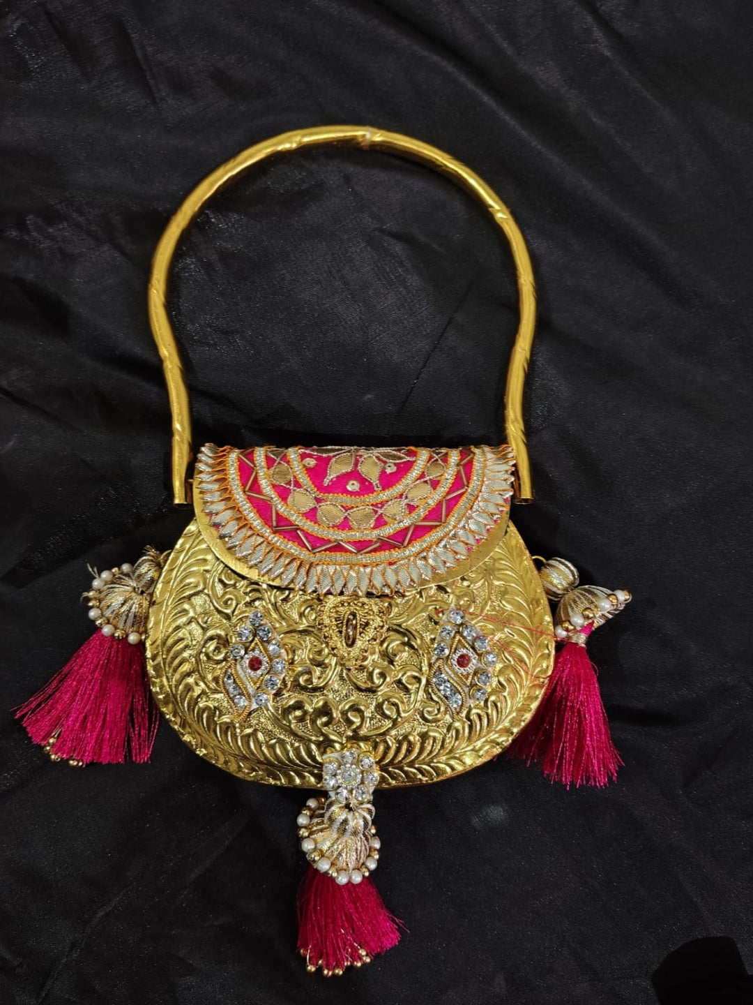 Ishhaara Vintage Kalsh Shaped Bags