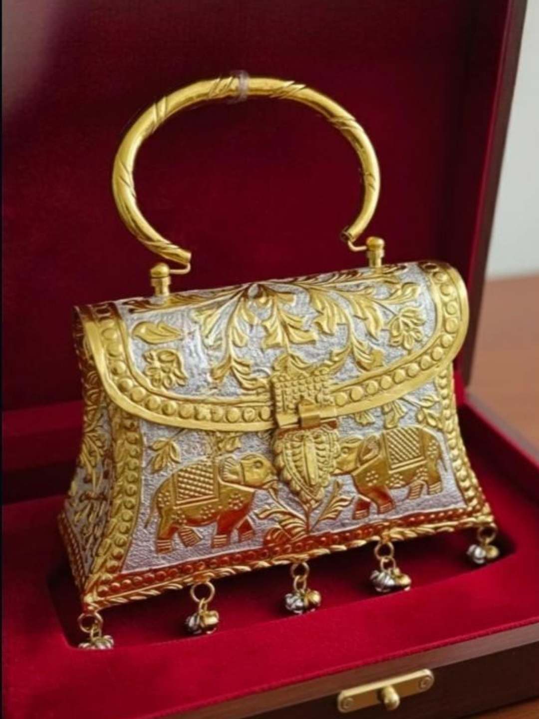 Ishhaara Vintage Style Handmade Brass Clutch Bag