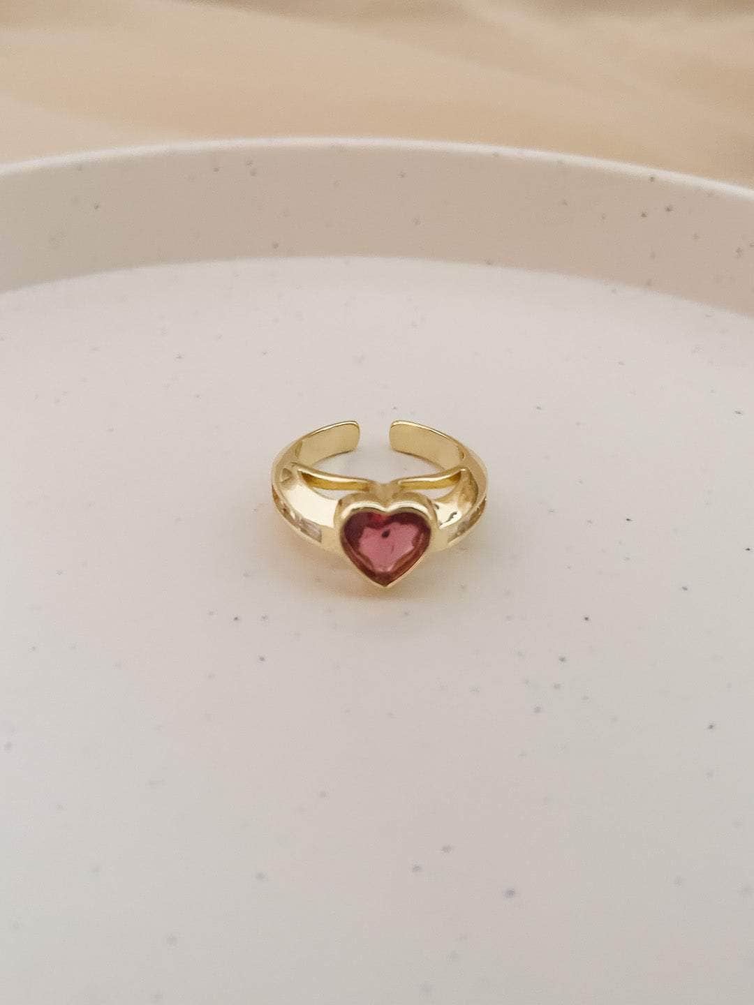 Ishhaara Vintage Style Heart Shape Ring