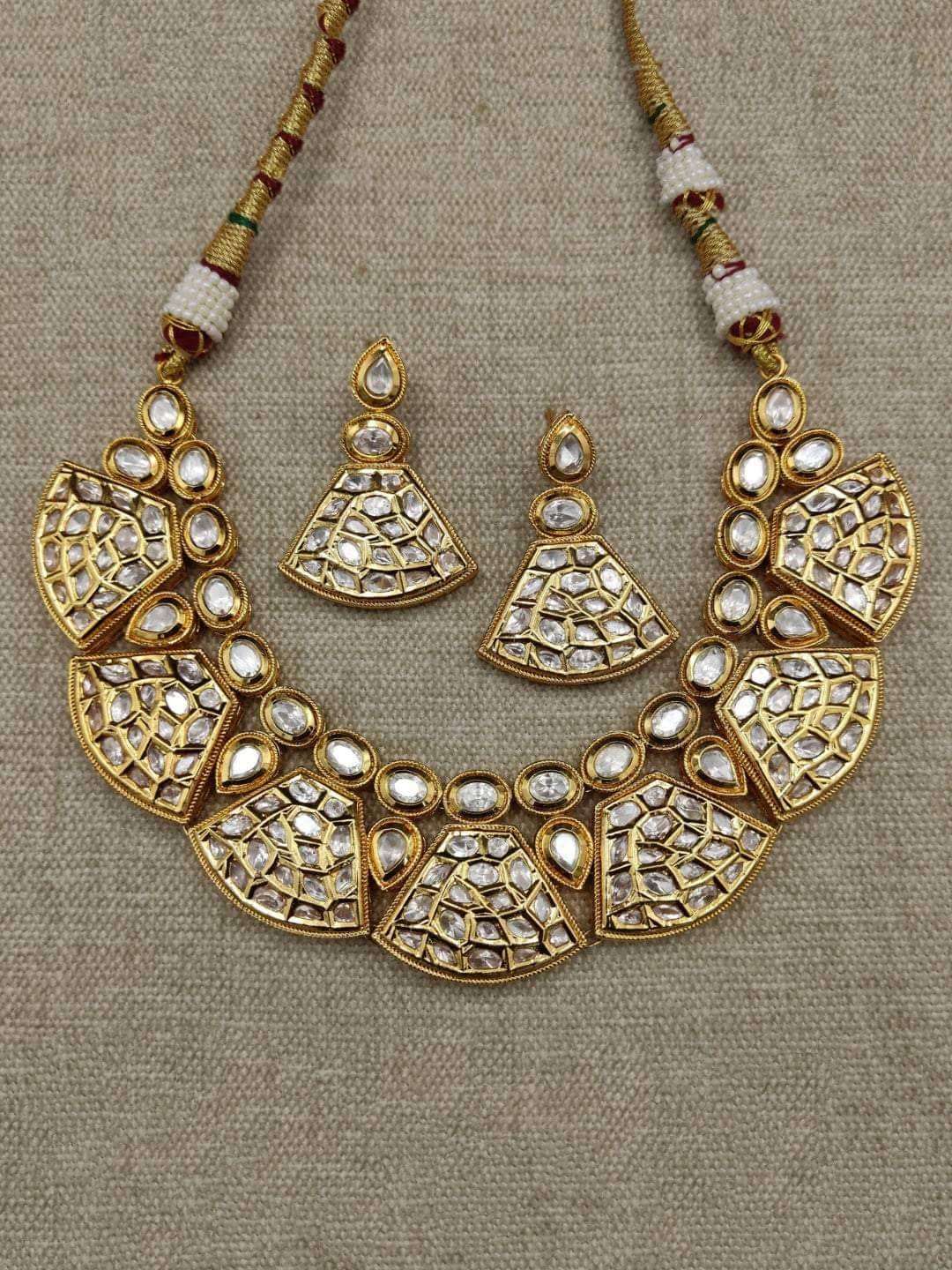 Ishhaara Vintage Trapeize Necklace