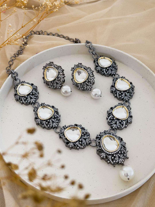 Ishhaara Vintage Treasure Necklace