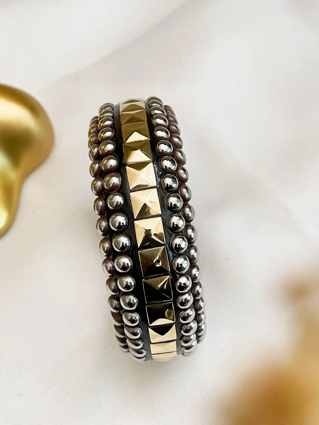 Ishhaara Vintage Two Tone Beaded Brass Bangle Bracelet