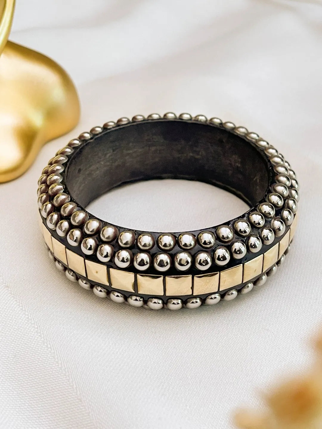 Ishhaara Vintage Two Tone Beaded Brass Bangle Bracelet