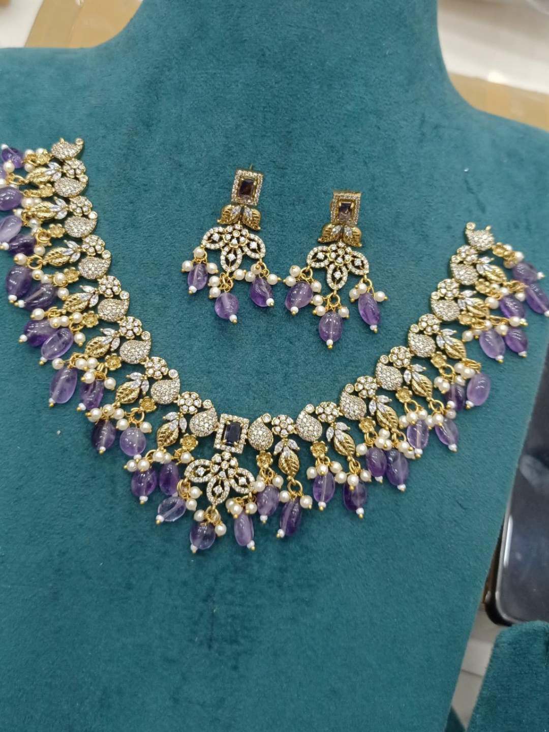 Ishhaara Green Premium Apsara Pearl Bridal Short Neckpiece