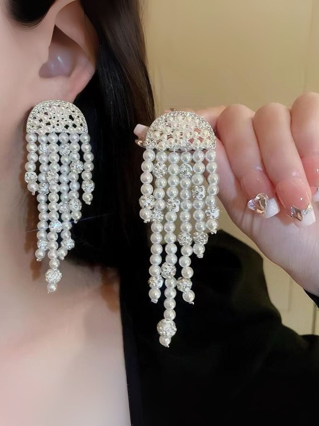 Ishhaara Waterfall Pearl Beaded Earring