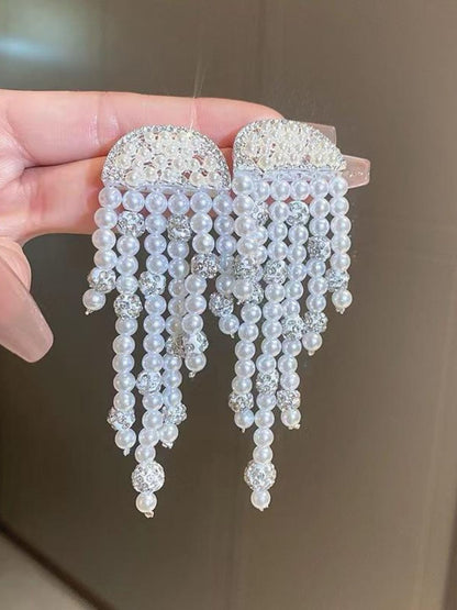 Ishhaara Waterfall Pearl Beaded Earring