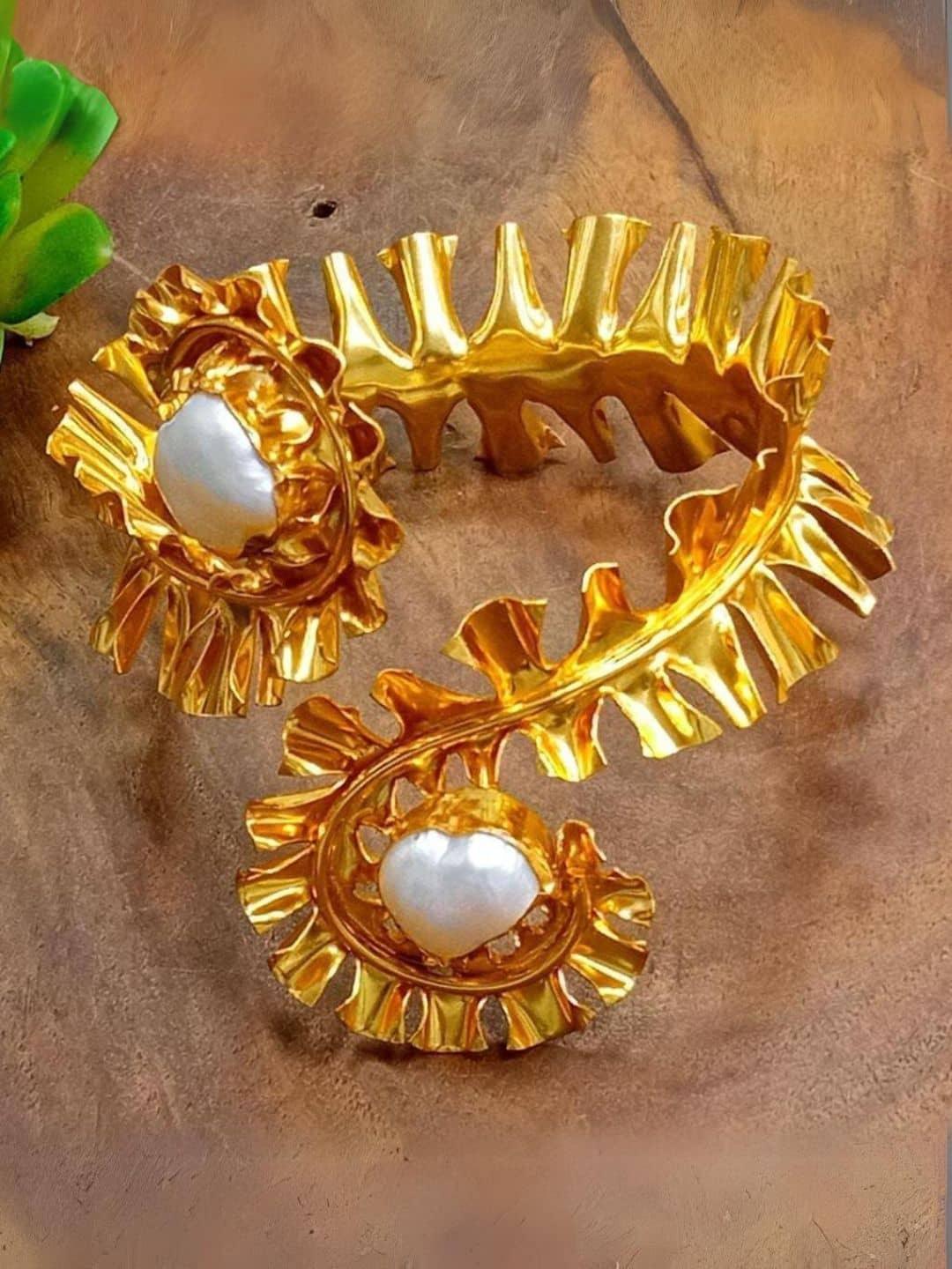 Ishhaara Wavy Baraque Handcuff