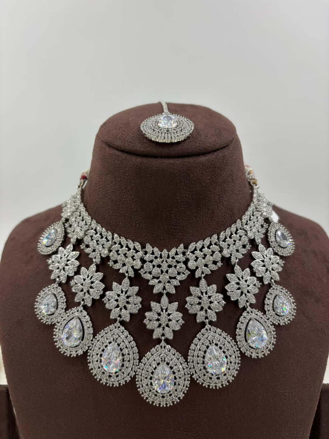 Ishhaara White American Floral Drop Necklace Set