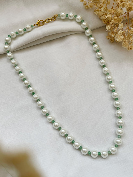 Ishhaara White And Green Pearl Beads Necklace