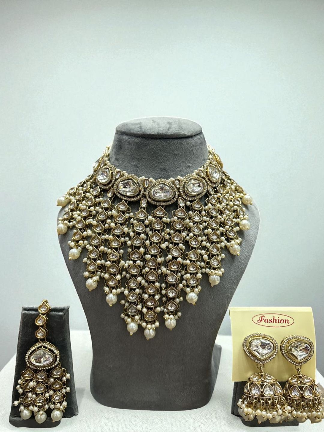 Ishhaara White Antique Gold Plated Kundan Necklace