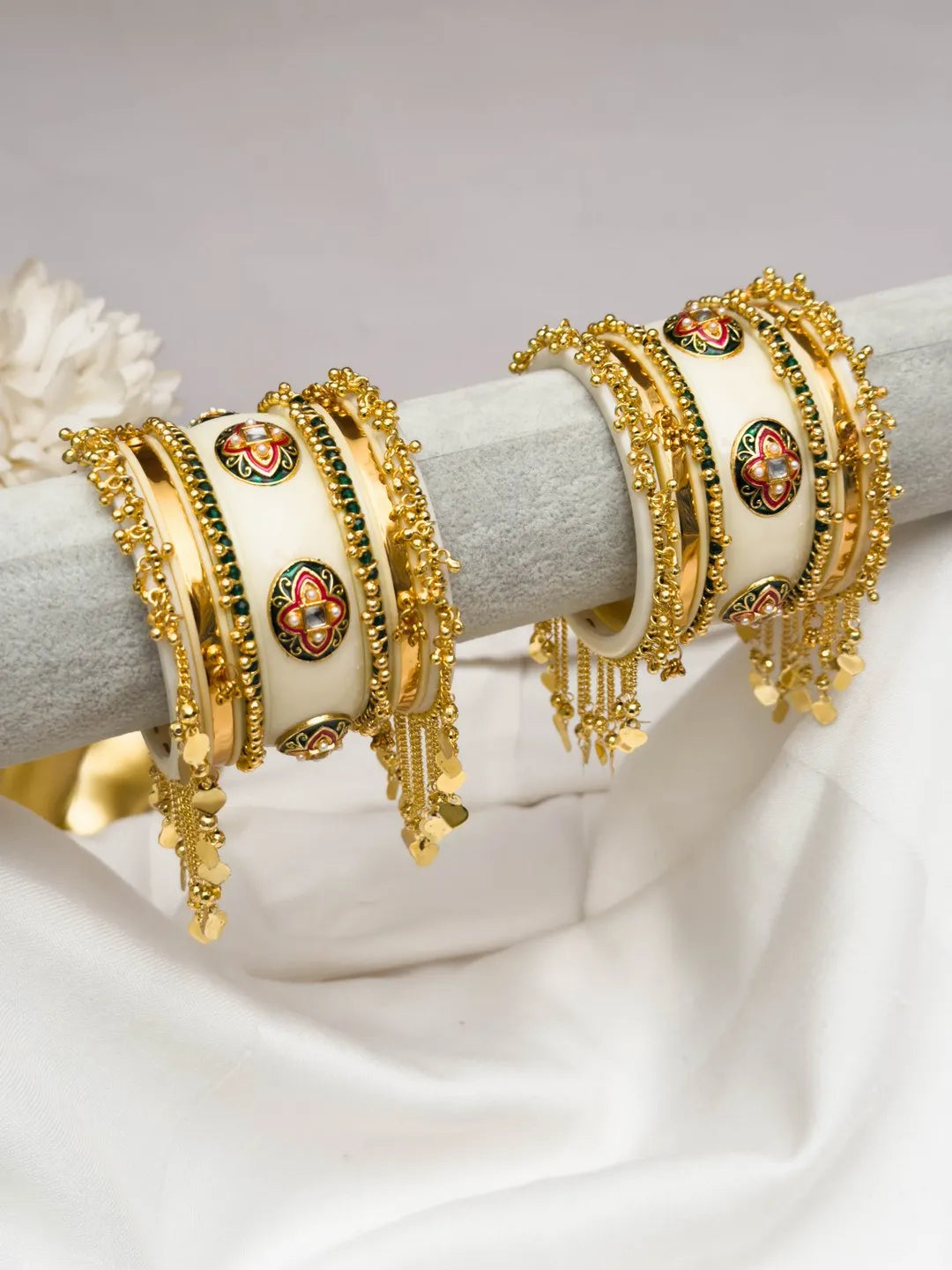 Ishhaara White Antique Kundan Studded Chooda Set