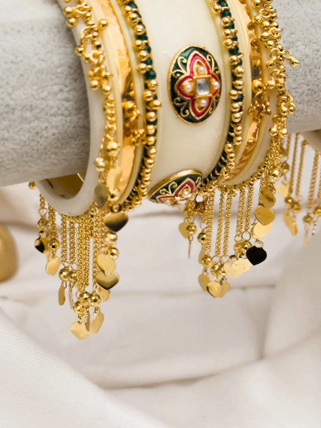 Ishhaara White Antique Kundan Studded Chooda Set