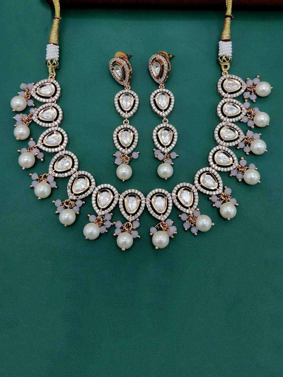 Ishhaara Aurora Necklace