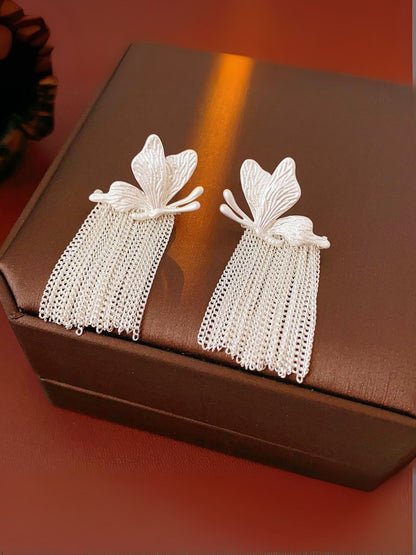 Ishhaara White Chain Tassel Earring