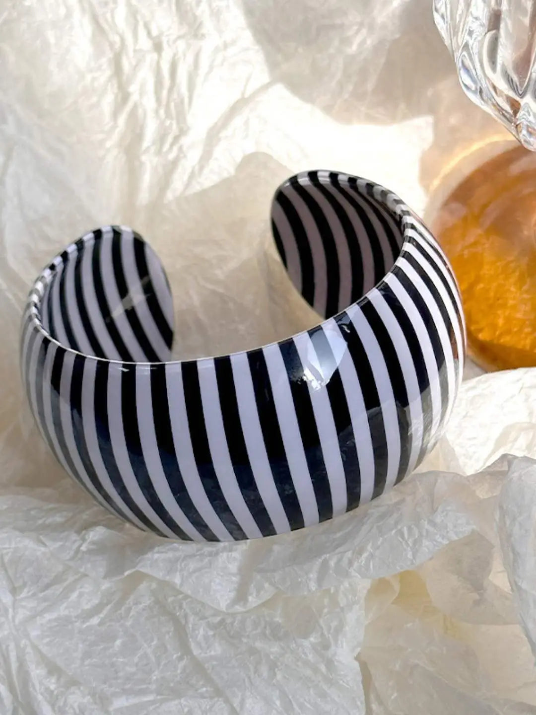 Ishhaara White Chunky Bangle