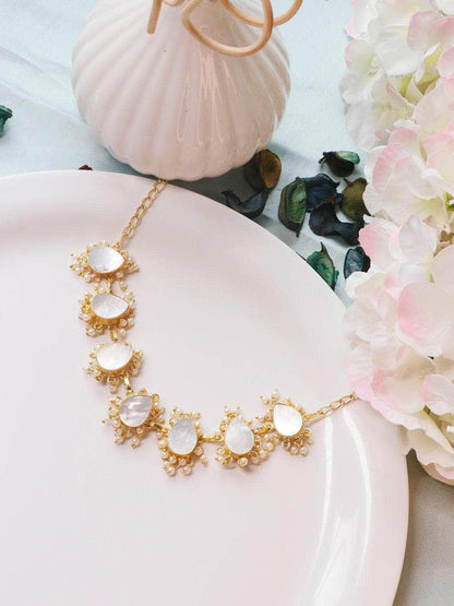 Ishhaara White Coral Choker White