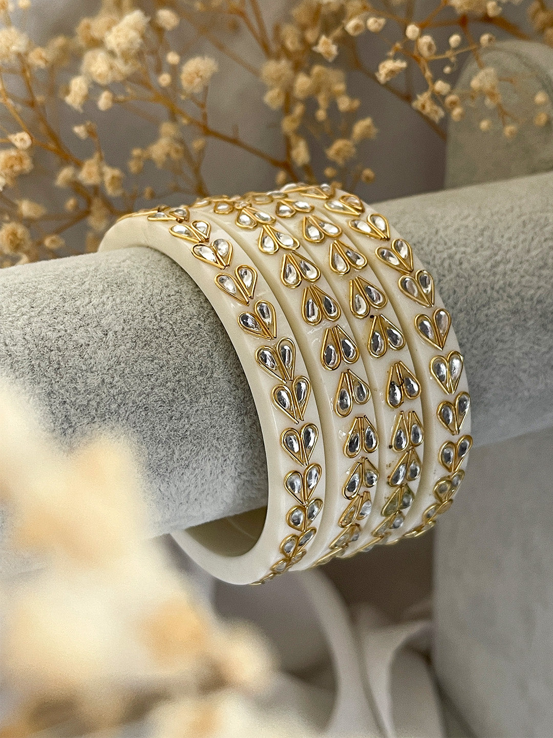 Ishhaara White Drop Shaped Kundan Studded Rajwadi Bangles