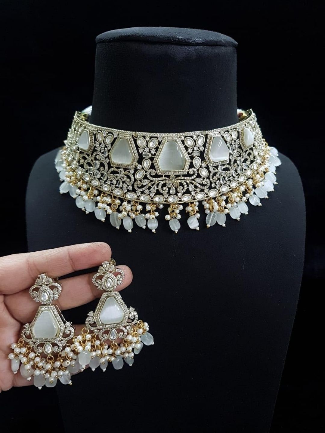 Ishhaara White Dual Tone Uncut Polki Kundan Victorian Necklace