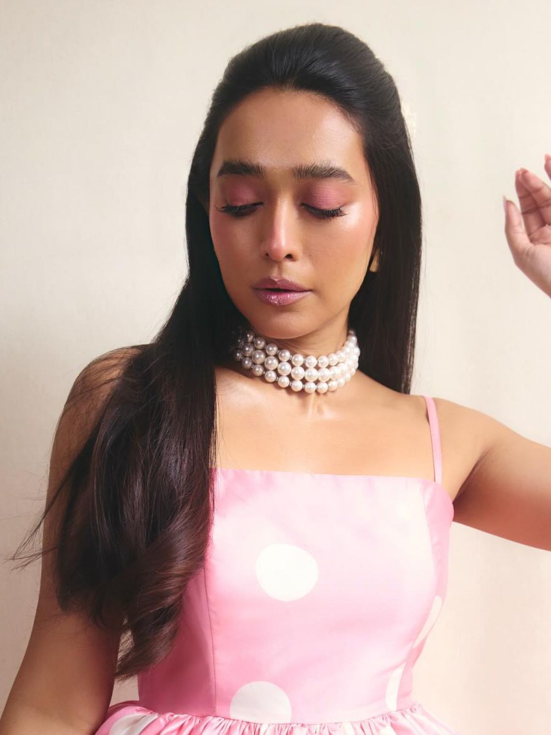 Ishhaara White Elegant 4 Strand Pearl Necklace