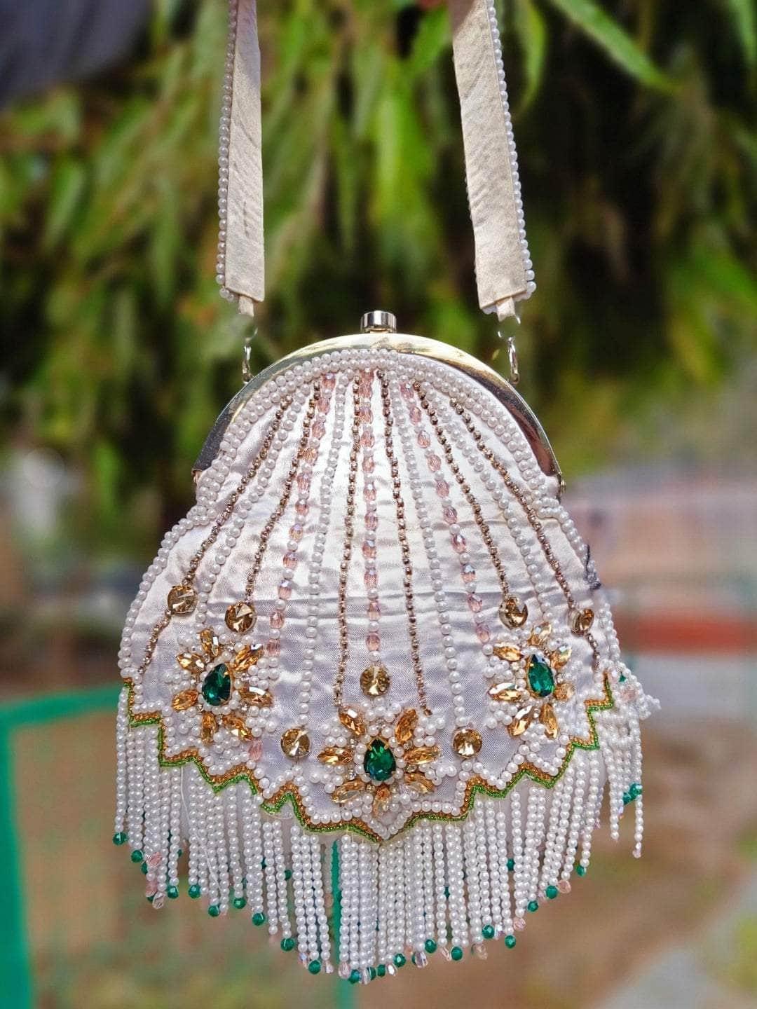 Ishhaara White Embellished Batua